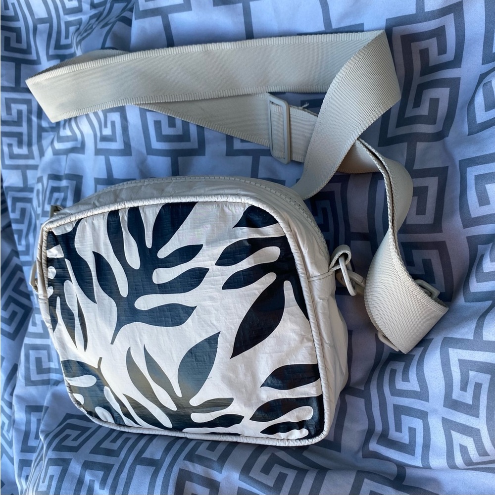 ALOHA Collection Cream and Blue Crossbody Bag